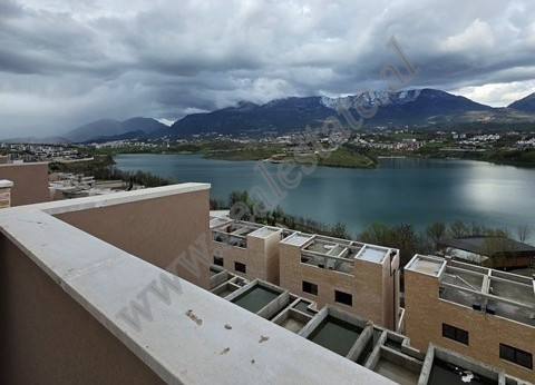 Vile 3 kateshe per shitje tek Liqeni i Farkes ne Tirane